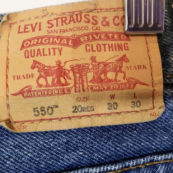Levi's 550's Relaxed Fit Mid-Rise Blue Jeans 30 X 30 Medium Wash EUC - Picture 13 of 15